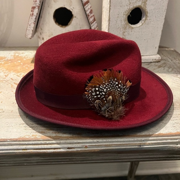 Goorin Bros Wool Burgundy Feathered Embellished Fedora Hat Size Small VTG - Picture 1 of 8